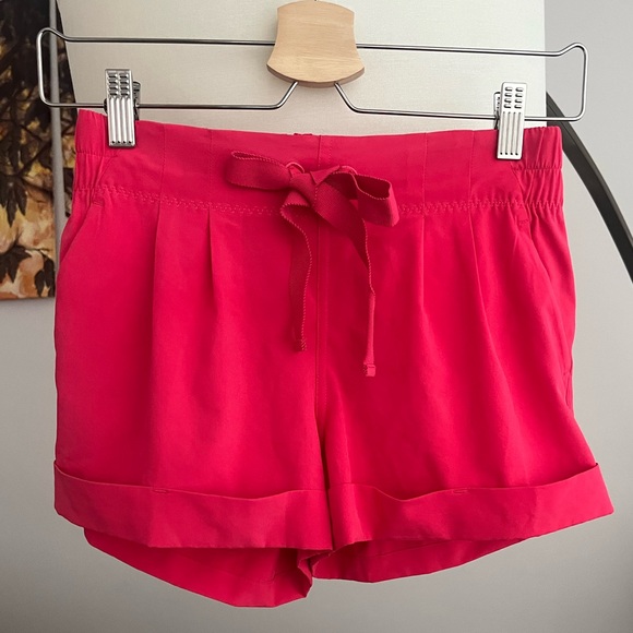 Lululemon Spring Break Away Short II - Picture 2 of 4